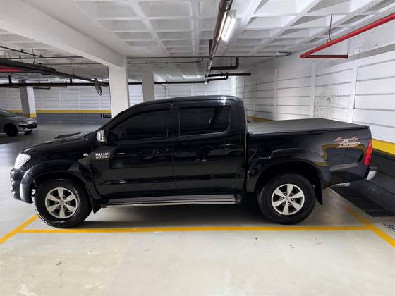 TOYOTA HILUX 3.0 SRV 4X4 CD 16V TURBO INTERCOOLER DIESEL 4P AUTOMÁTICO TOYOTA HILUX 3.0 SRV 4X4 CD 16V TURBO INTERCOOLER DIESEL 4P AUTOMÁTICO